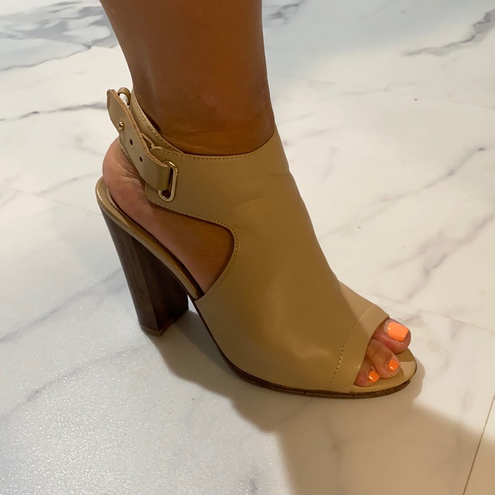 Steve Madden nude ankle booties